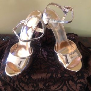 Metallic Shoes size 9